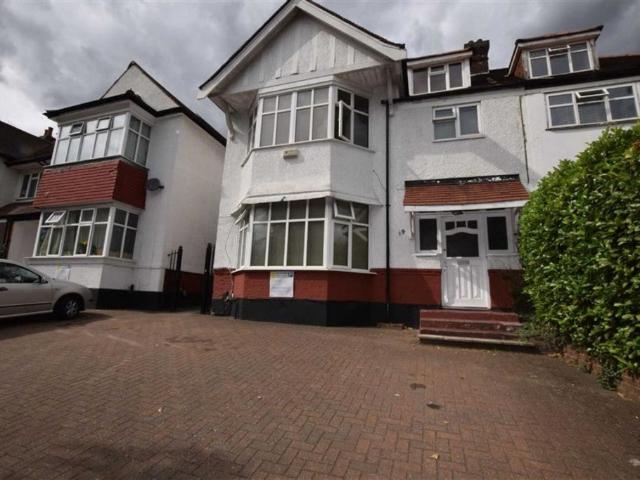 Flat for rent in Hendon Central, Greater London
