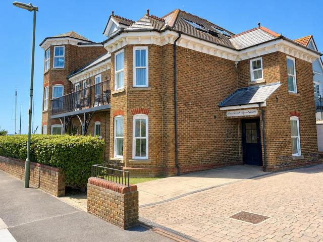Flat for rent in Lee-on-the-Solent, Middlecroft
