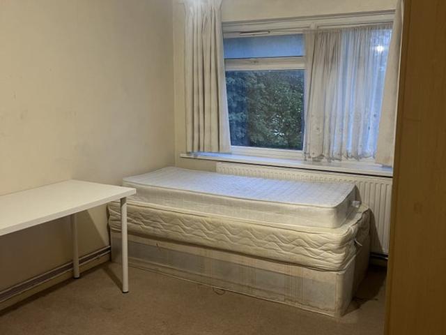 Flat for rent in London Borough of Brent, Greater London