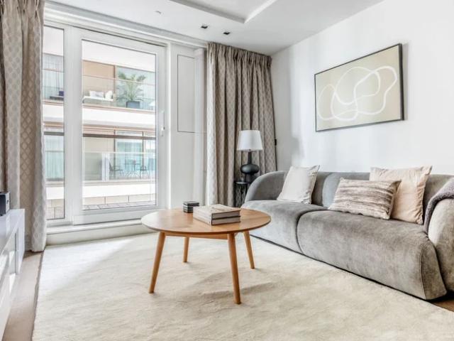 Flat for rent in Kensington, Greater London