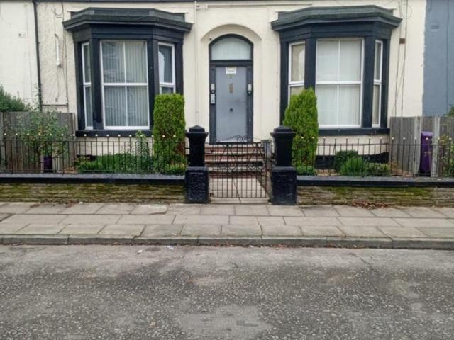 Flat for rent in Elm Park, Calderstones