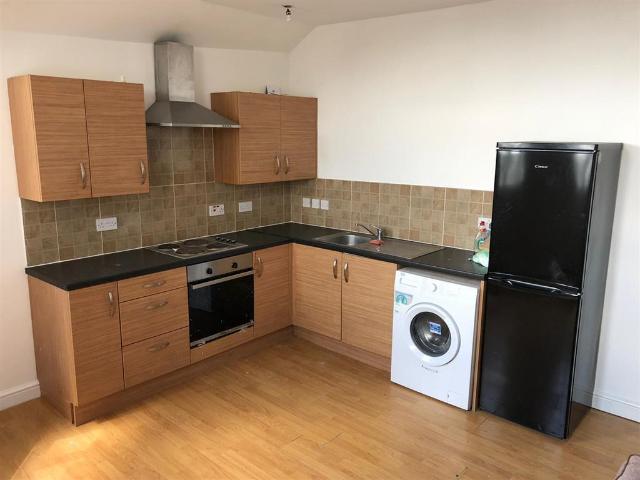 Flat for rent in Plasnewydd, Falcon Lodge