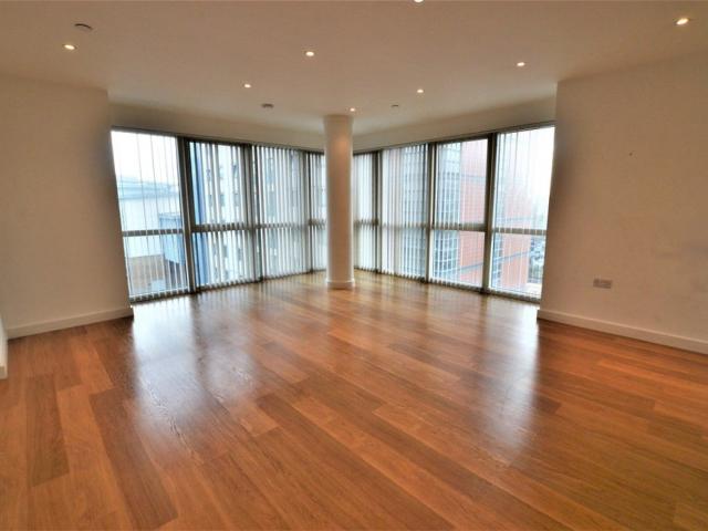 Flat for rent in Slough