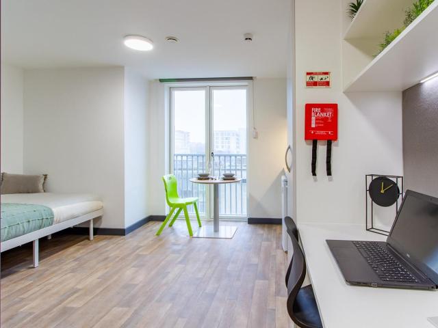 Flat for rent in West Hoe, Mount Wise