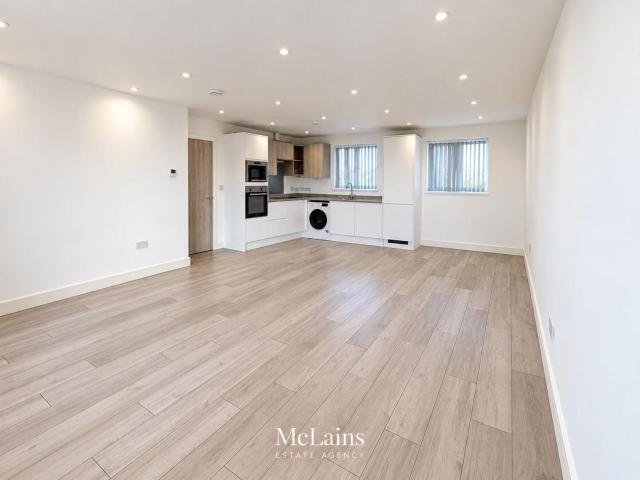 Flat for rent in Hart Hill, Luton