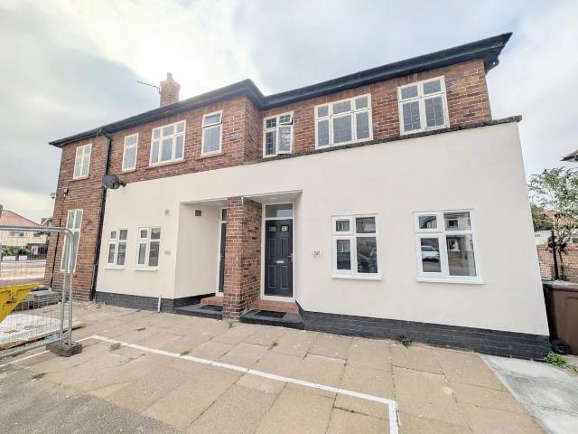 Flat for rent in Sefton