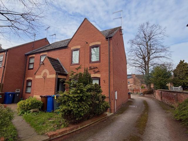Flat for rent in Beamhurst, Staffordshire