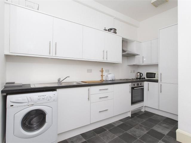 Flat for rent in Mayfield, Newington