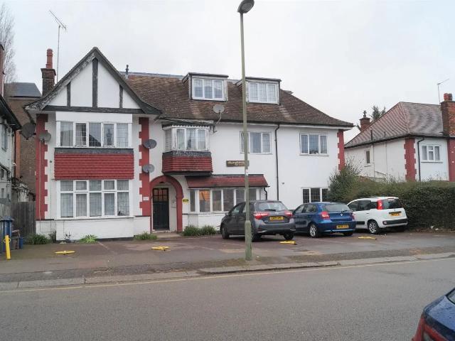 Flat for rent in London Borough of Barnet, Greater London
