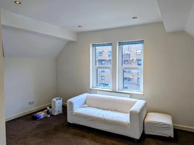 Flat for rent in Falcon Lodge, Wales