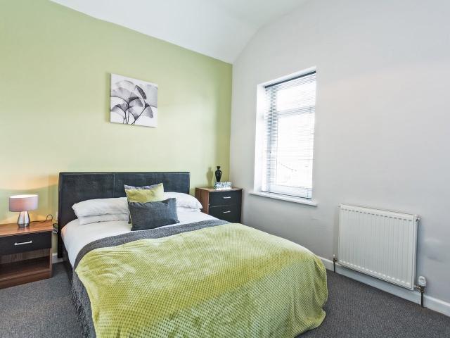 Flat for rent in Rawmarsh, Parkgate