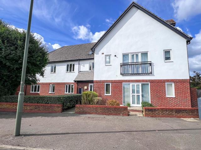 Flat for rent in Molesey, Elmbridge