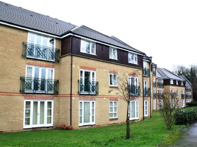 Flat for rent in Guildford Park, Guildford