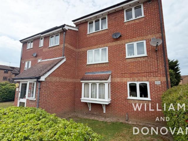 Flat for rent in Stroud Green, Barling
