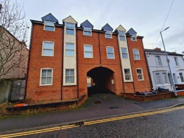 Flat for rent in Rodbourne, Swindon