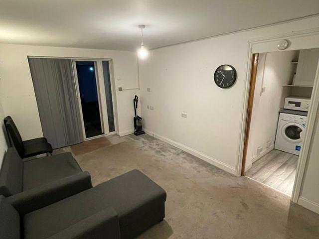 Flat for rent in Stanford-le-hope, Essex
