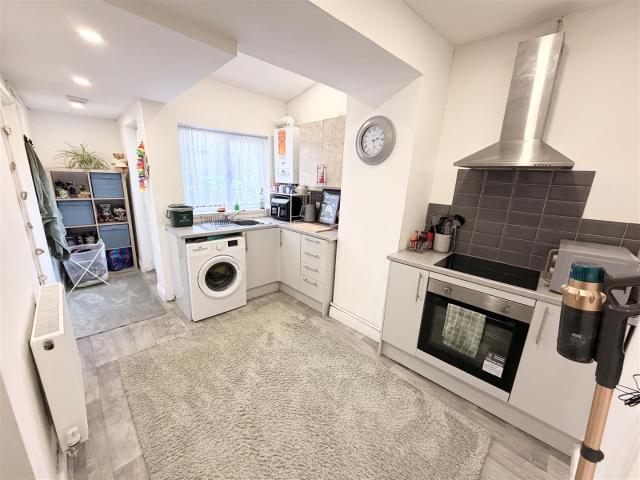 Flat for rent in Treorchy, Cwmparc