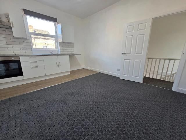 Flat for rent in Heath, West Yorkshire