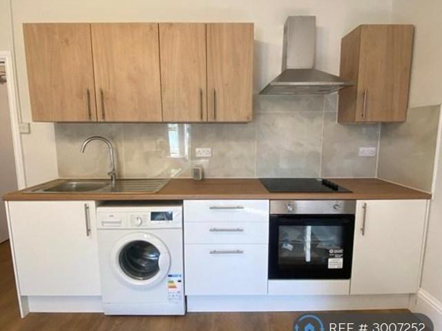 Flat for rent in Meadvale, Red Hill