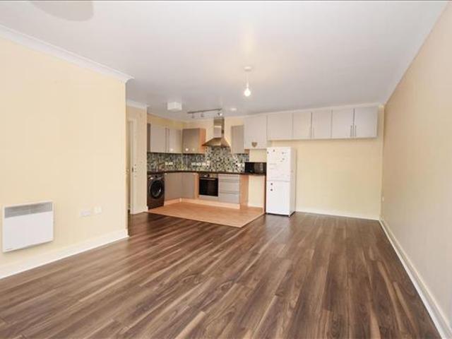 Apartment for rent in Rosehill, Greater London