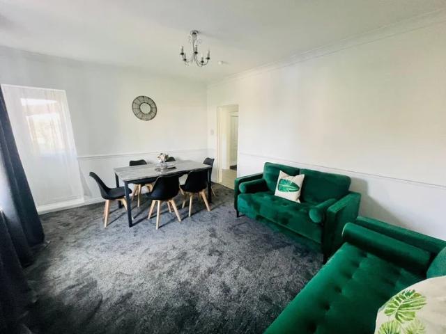 Flat for rent in Viewpark, Scotland