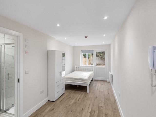 Flat for rent in Ashford, Spelthorne