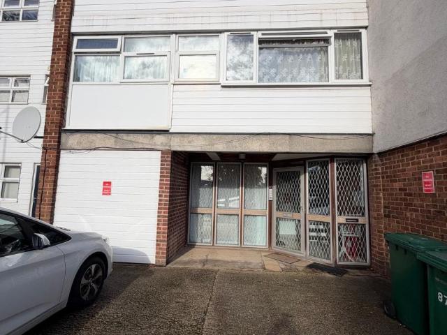 Flat for rent in London Borough of Barnet, Greater London