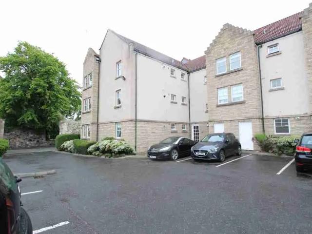 Flat for rent in Marionville, Restalrig