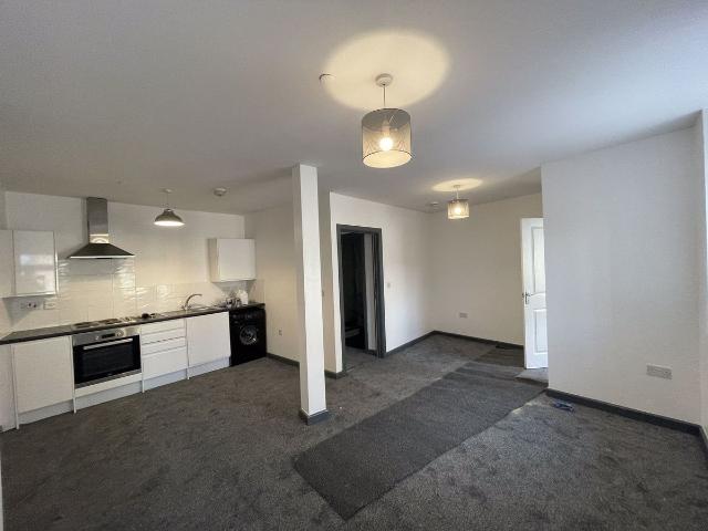 Flat for rent in Deiniolen, Wales