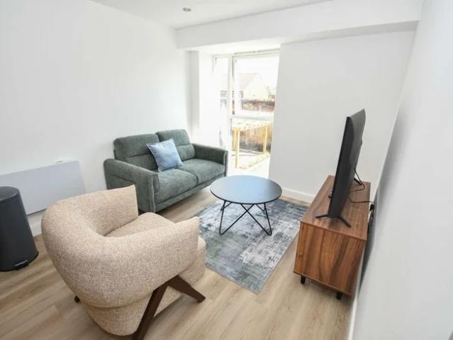 Flat for rent in Bank, Leeds