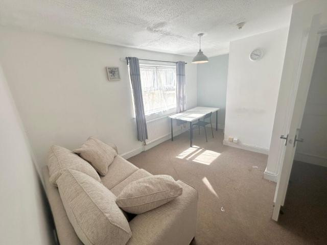 Flat for rent in Plasnewydd, Cardiff