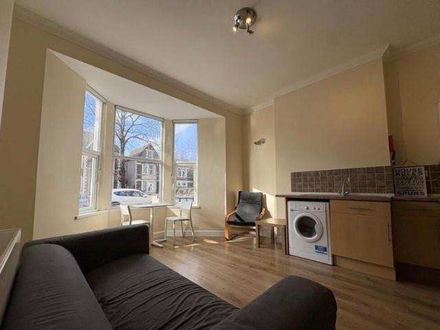 Flat for rent in Plasnewydd, Cardiff