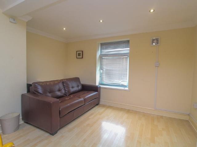 Flat for rent in Plasnewydd, Falcon Lodge