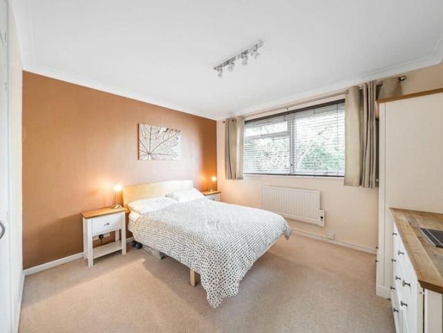 Flat for rent in London Borough of Hillingdon, Greater London