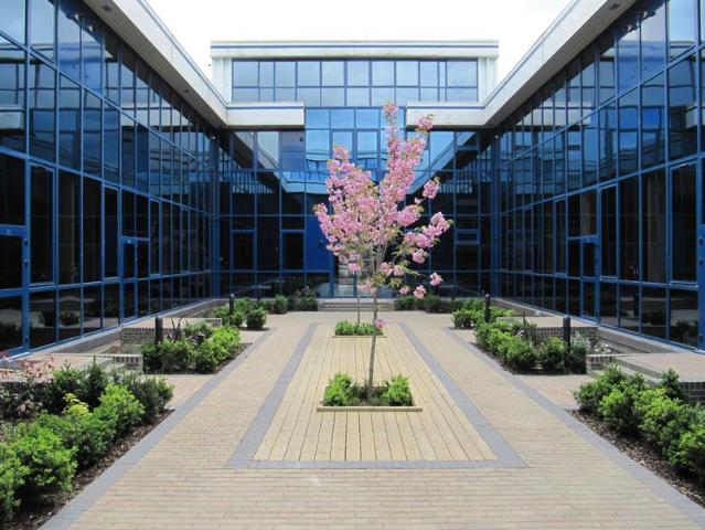 Flat for rent in Wexham and Ivers Community Board, Richings Park