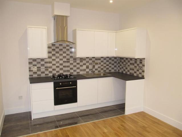 Flat for rent in Wexham and Ivers Community Board, Richings Park