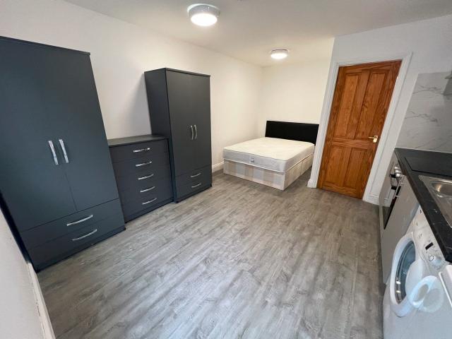 Flat for rent in London Borough of Brent, Greater London