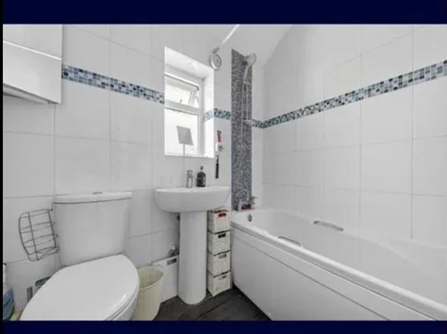 Flat for rent in Heartsease, East Bank