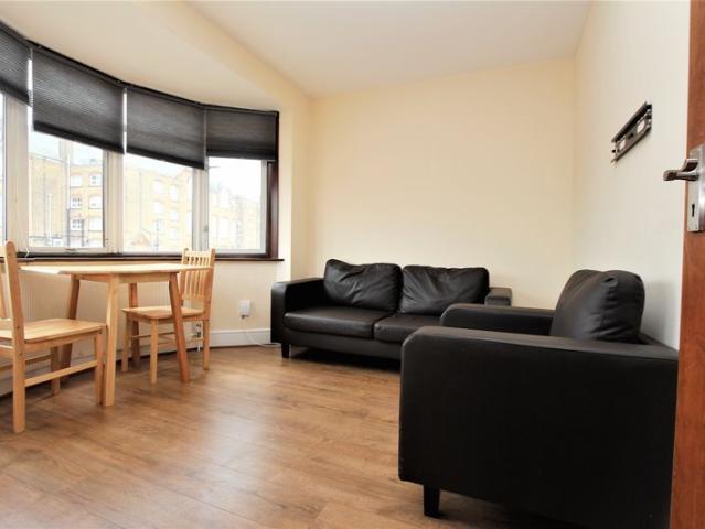 Flat for rent in Ponders End, Greater London