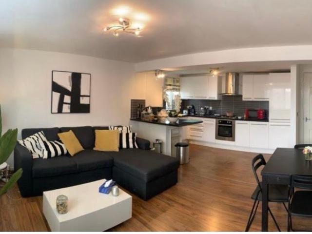 Flat for rent in Lee Bank, Greater Manchester