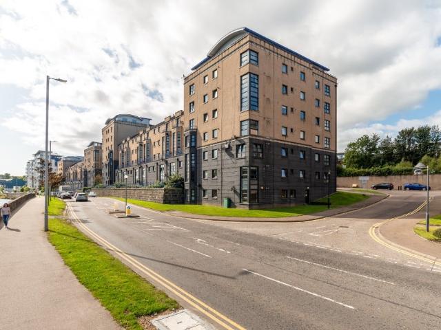 Flat for rent in Ferryhill, Ballindoch