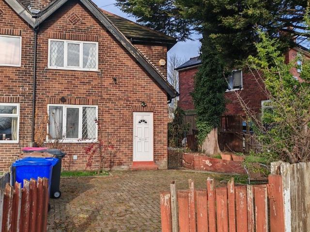 Flat for rent in Swinton Park, Salford