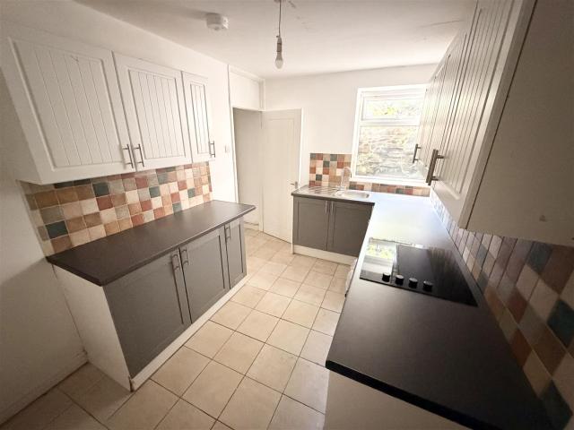 Flat for rent in Ynysybwl and Coed-y-cwm, Ynysybwl