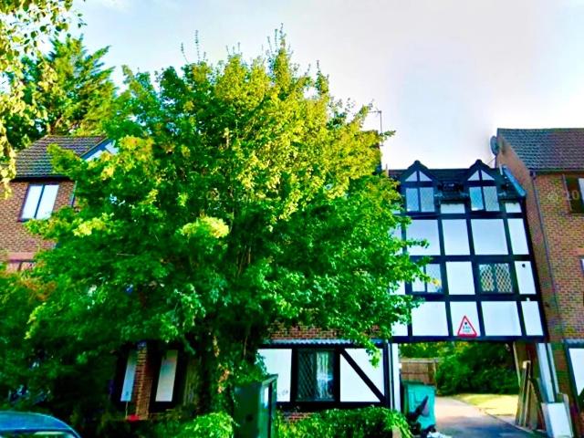 Flat for rent in London Borough of Hillingdon, Greater London