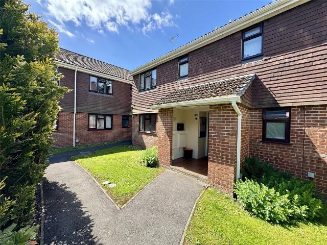 Flat for rent in The Butts, Kent
