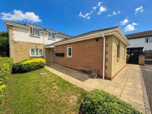 Flat for rent in Corby
