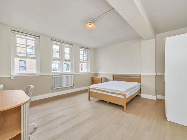 Flat for rent in Walworth, Greater London