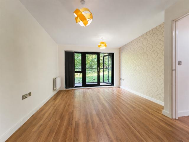 Flat for rent in Navestock Side, Essex
