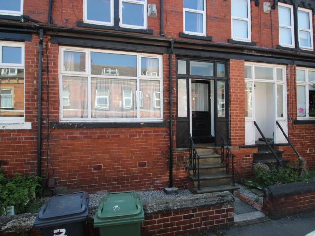Flat for rent in Roundhay, West Yorkshire