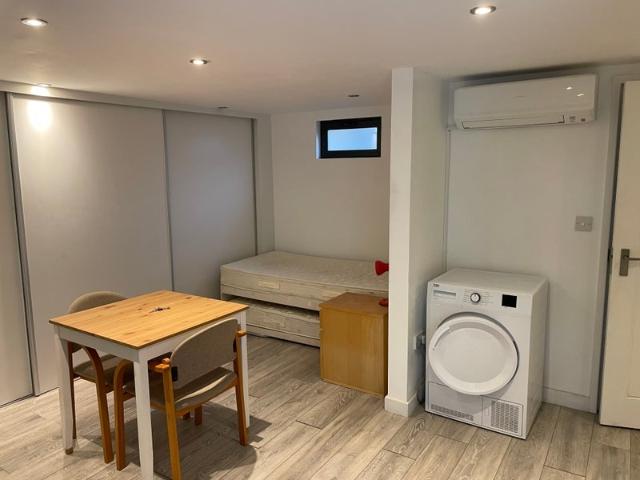 Flat for rent in Little Burstead, Essex